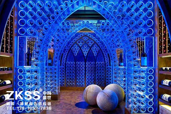 燈光與線條極致搭配的酒窖設計