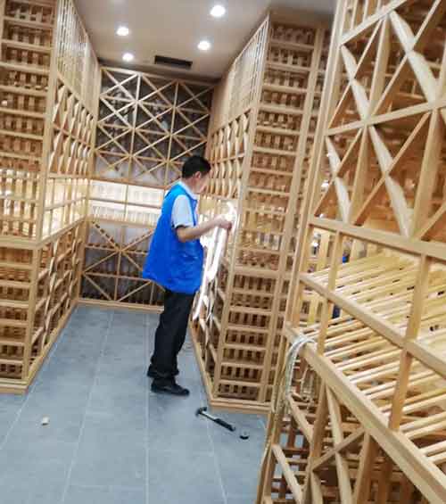 武漢現(xiàn)代城建集團酒窖項目酒架安裝